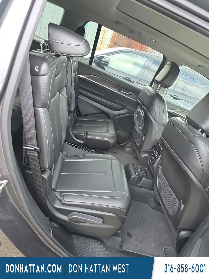 Used 2023 Jeep Grand Cherokee L Limited AWD/4WD image 9