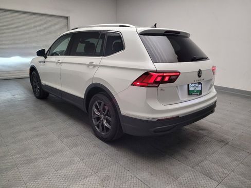 Used 2023 Volkswagen Tiguan SE w/ Panoramic Sunroof Package FWD image 5