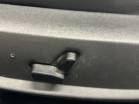 Used 2010 Dodge Challenger R/T image 22