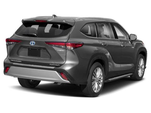 Used 2020 Toyota Highlander Platinum AWD/4WD image 2