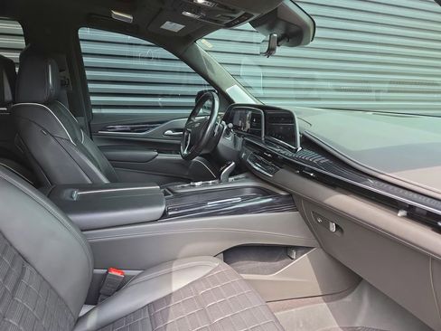Used 2023 Cadillac Escalade ESV V AWD/4WD image 19