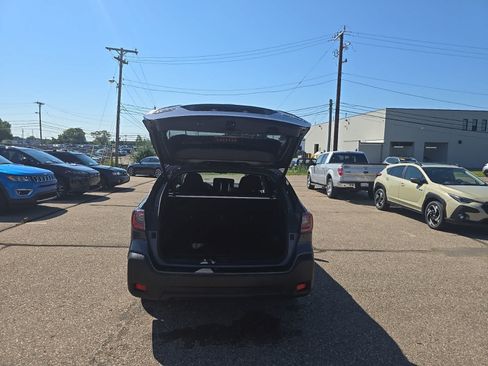 Used 2024 Subaru Outback Premium AWD/4WD image 14