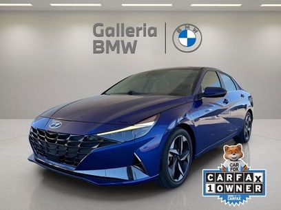 Used 2023 Hyundai Elantra Limited w/ Preferred Accessory Package