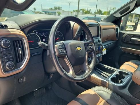 Used 2020 Chevrolet Silverado 2500 High Country image 17