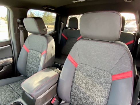 Used 2024 Chevrolet Colorado Z71 w/ Z71 Convenience Package 2 image 29