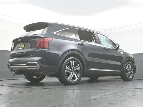 Used 2022 Kia Sorento EX AWD/4WD image 46