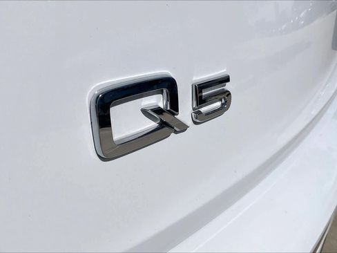 Used 2024 Audi Q5 e Premium Plus AWD/4WD image 31