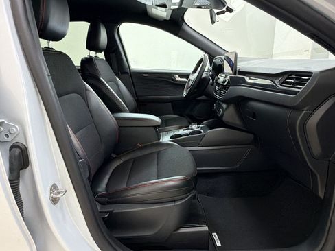 Certified 2025 Ford Escape ST-Line AWD/4WD image 26