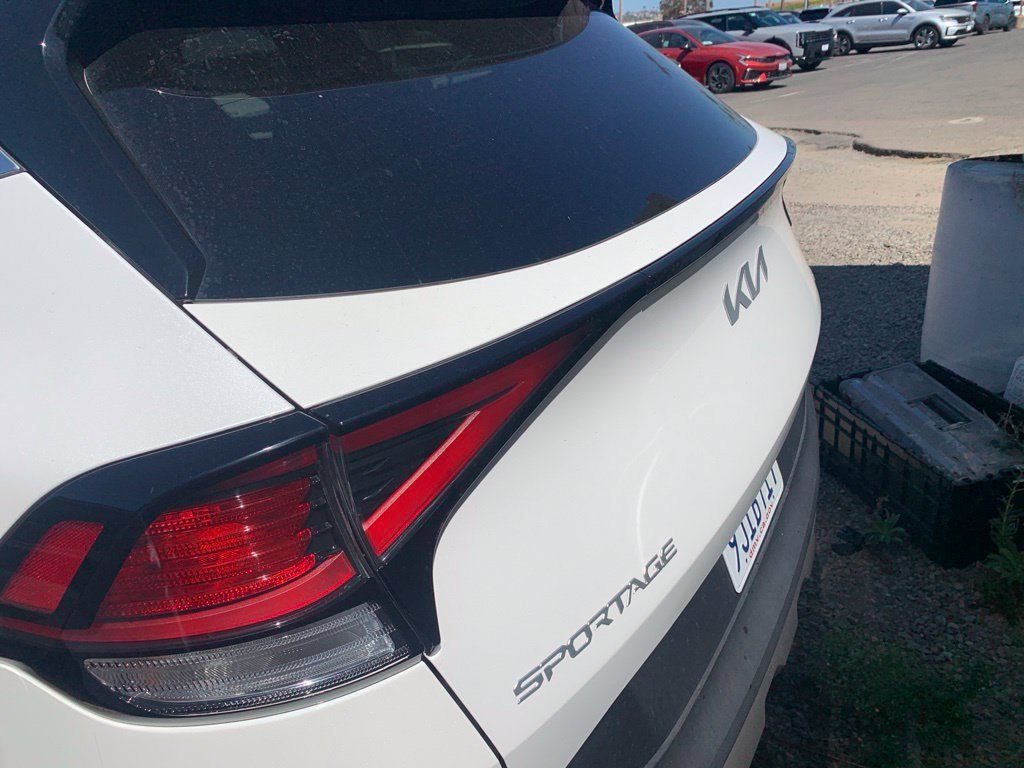 Certified 2023 Kia Sportage LX FWD image 6