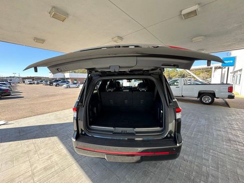 Used 2023 Lincoln Navigator L Reserve image 10