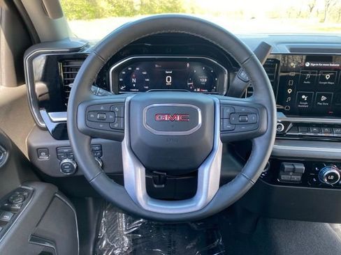 Used 2025 GMC Sierra 1500 SLT image 26