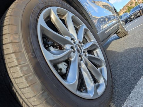 Used 2022 Lincoln Corsair AWD w/ Premium Package image 9