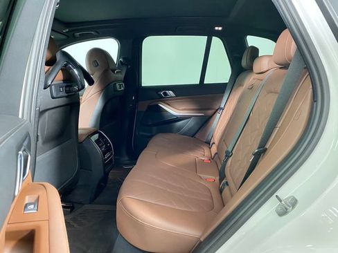 Used 2023 BMW X5 xDrive40i w/ Premium Package AWD/4WD image 11