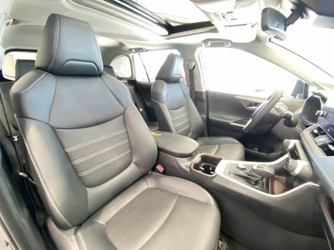 Used 2024 Toyota RAV4 Limited image 27