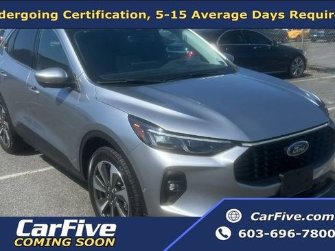 Used 2024 Ford Escape Platinum w/ Premium Technology Package AWD/4WD image 3