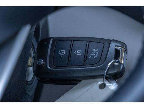 Used 2021 Hyundai Venue SEL w/ Cargo Package image 27