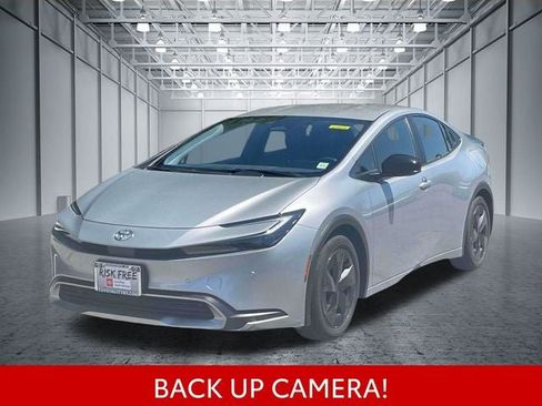 Certified 2025 Toyota Prius Plug-In Hybrid FWD image 4