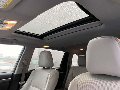 Used 2017 Toyota Highlander Limited image 16