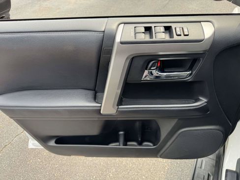 Used 2018 Toyota 4Runner SR5 Premium AWD/4WD image 14