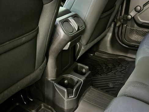 Used 2020 Jeep Wrangler Unlimited Sport image 27