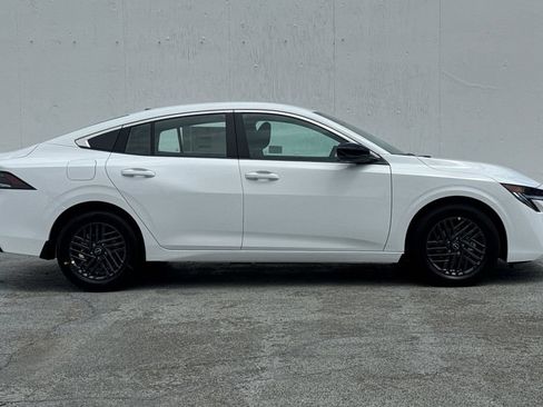 New 2026 Nissan Sentra SV w/ SV Convenience Package FWD image 3