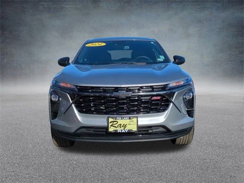 Used 2024 Chevrolet Trax RS w/ Driver Confidence Package image 4