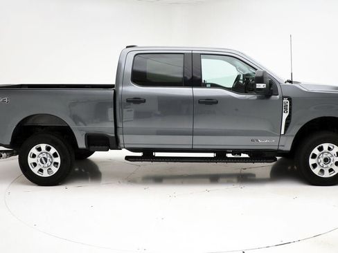 Used 2024 Ford F250 XLT image 3