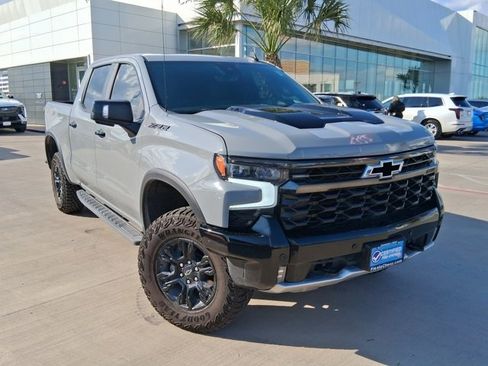 Used 2025 Chevrolet Silverado 1500 ZR2 w/ Technology Package image 1
