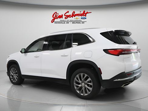 Used 2026 Buick Enclave Preferred FWD image 4