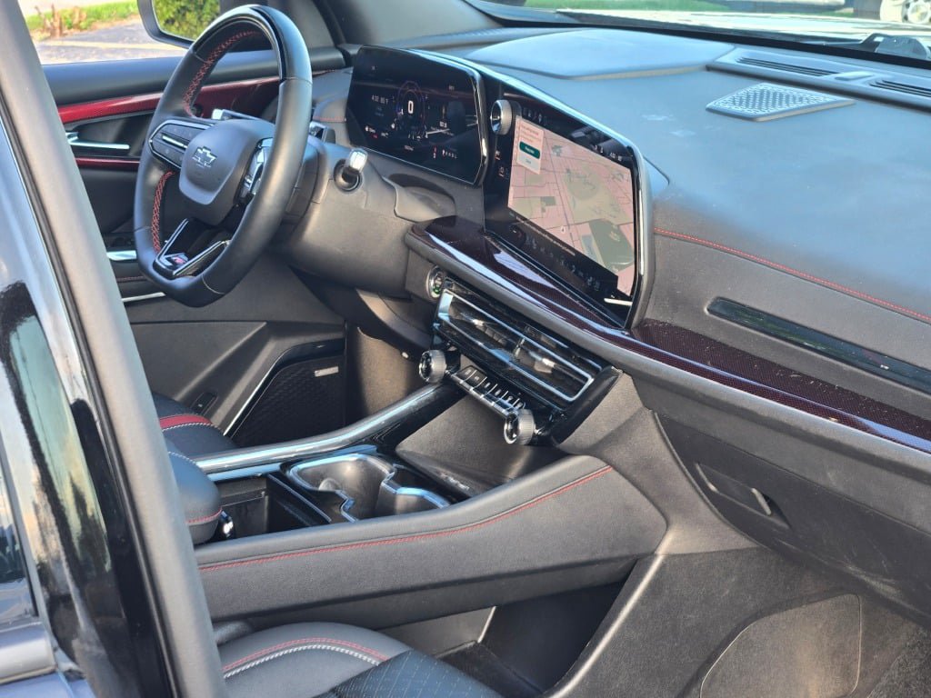 Used 2026 Chevrolet Traverse RS AWD/4WD image 8