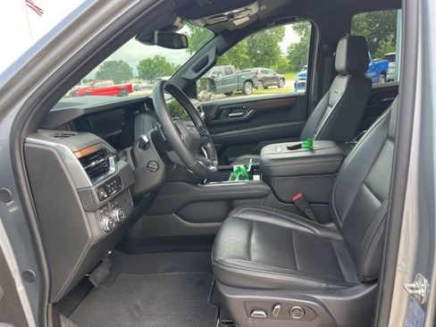 Used 2025 GMC Yukon Denali AWD/4WD image 19