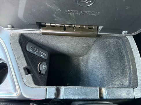 Used 2016 Dodge Challenger SXT image 26