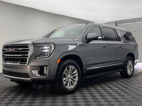 Used 2021 GMC Yukon XL SLT w/ SLT Premium Package AWD/4WD image 2