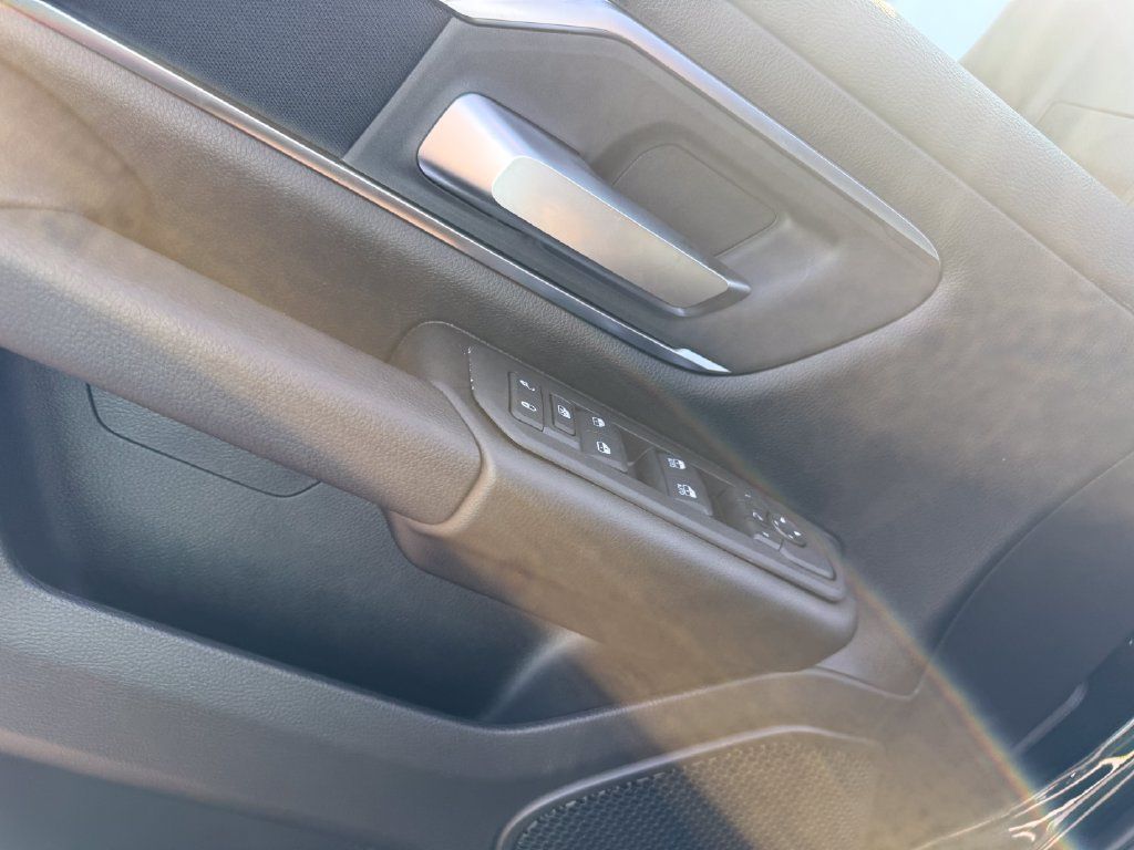 New 2027 RAM 1500 4x4 Crew Cab image 6