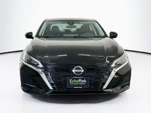 Used 2024 Nissan Altima 2.5 SL FWD image 2