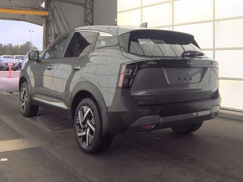 Used 2025 Nissan Kicks SV FWD image 4