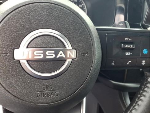 Used 2024 Nissan Pathfinder SV AWD/4WD image 29