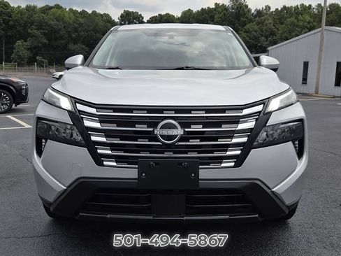 Used 2025 Nissan Rogue SV FWD image 8