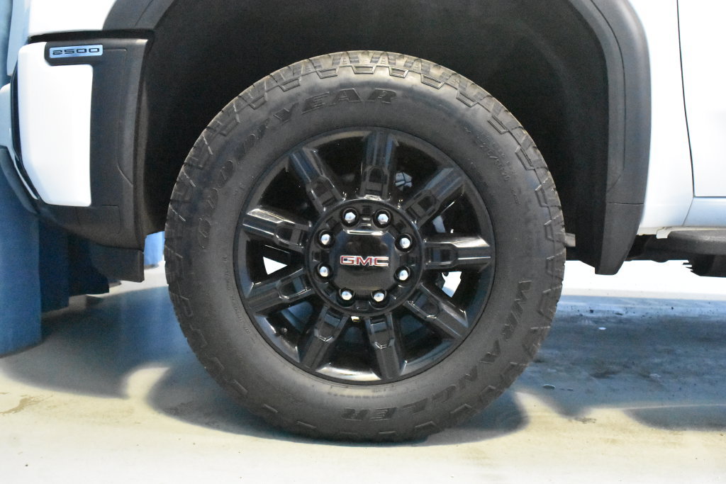 Used 2024 GMC Sierra 2500 AT4 w/ AT4 Premium Plus Package AWD/4WD image 25