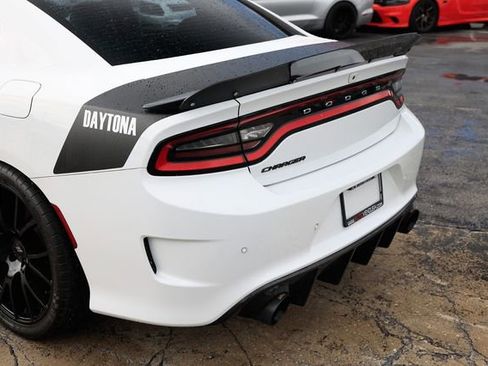 Used 2017 Dodge Charger R/T image 39