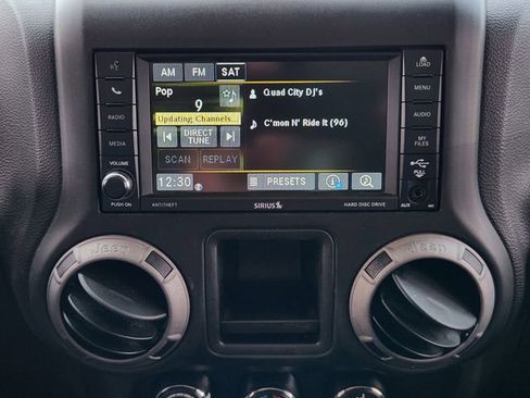 Used 2016 Jeep Wrangler Unlimited Sport w/ Connectivity Group AWD/4WD image 16