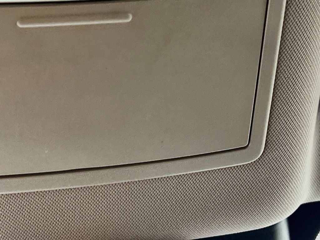 Used 2025 Nissan Rogue SV FWD image 19