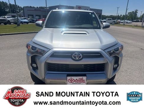 Used 2022 Toyota 4Runner TRD Off-Road Premium AWD/4WD image 8