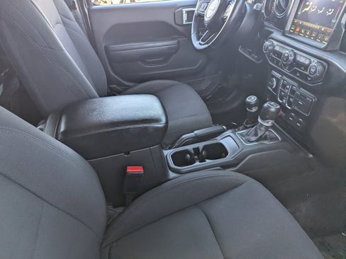 Used 2022 Jeep Gladiator Sport AWD/4WD image 11