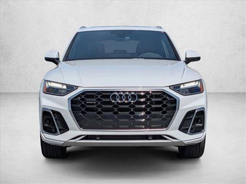 Certified 2025 Audi Q5 e Premium AWD/4WD image 2