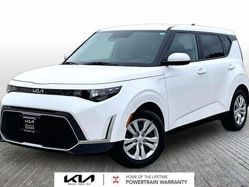 Certified 2025 Kia Soul LX FWD image 1