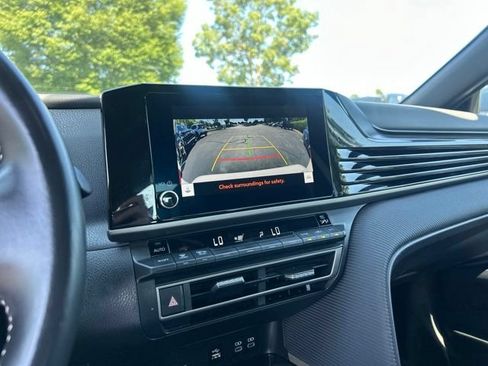 Used 2025 Toyota Camry SE FWD image 22