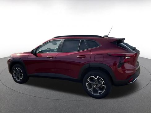 Used 2025 Chevrolet Trax LT image 27