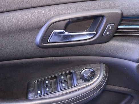 Used 2015 Chevrolet Malibu LT image 16