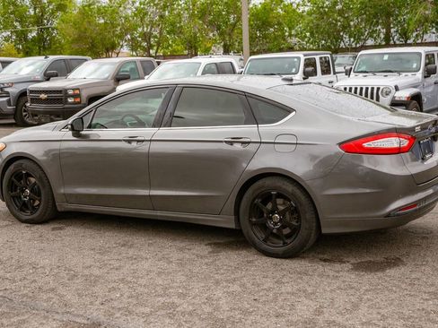 Used 2014 Ford Fusion SE FWD image 7